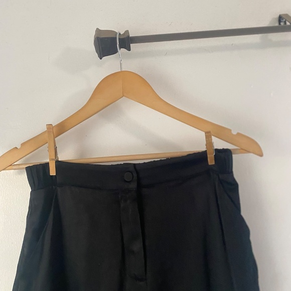 Camila Coelho S Black Satin Short - Picture 4 of 8